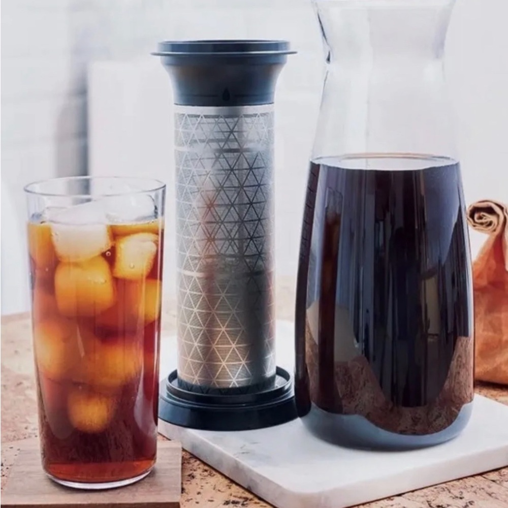 Tupperware Cold Brew Coffee/Tea Carafe
